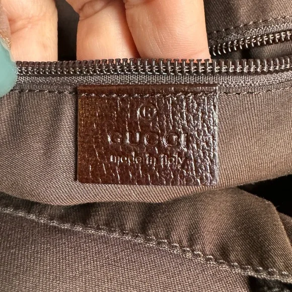 Gucci duffle travel/gym bag *PRICE is FIRM - Picture 10 of 16